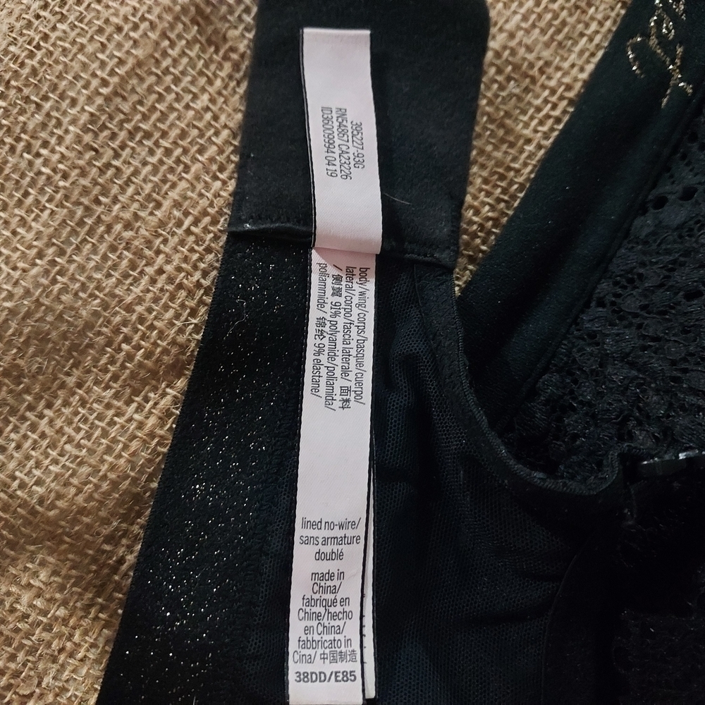 Victoria's Secret Black Lace Push-Up Bra - Picture 7 of 8
